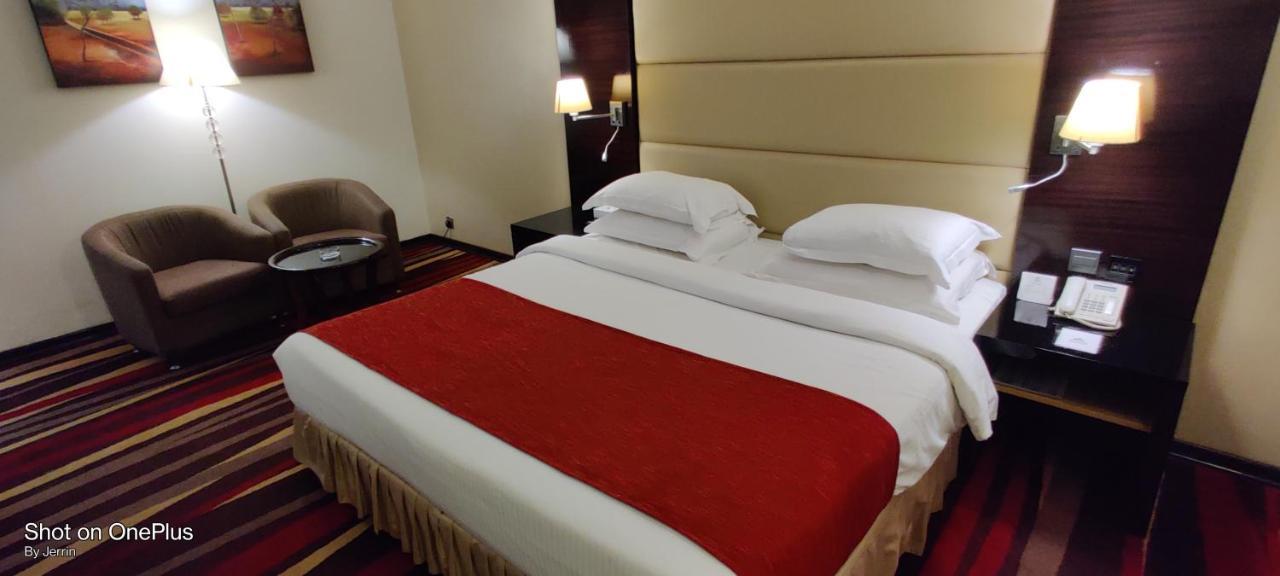 Nehal Hotel Абу Даби Екстериор снимка