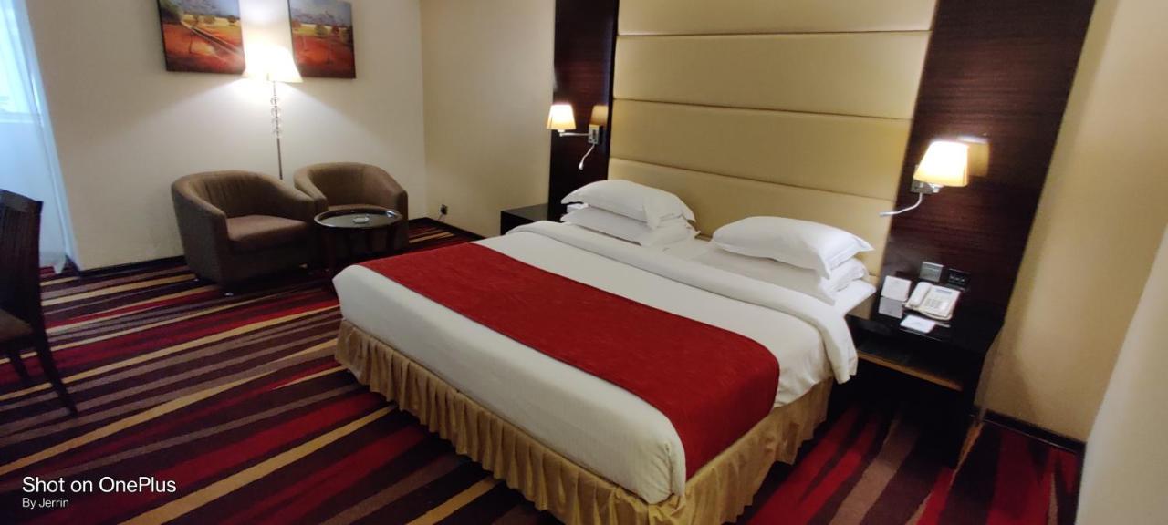 Nehal Hotel Абу Даби Екстериор снимка
