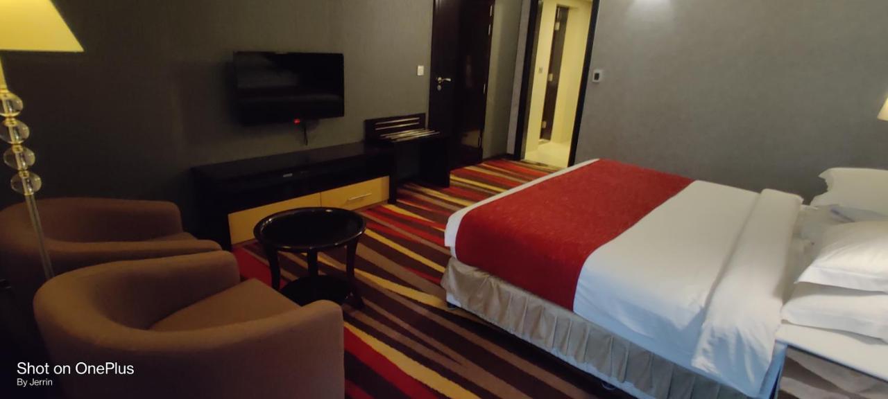 Nehal Hotel Абу Даби Екстериор снимка