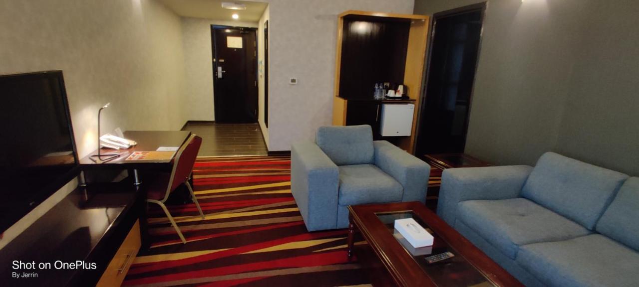 Nehal Hotel Абу Даби Екстериор снимка