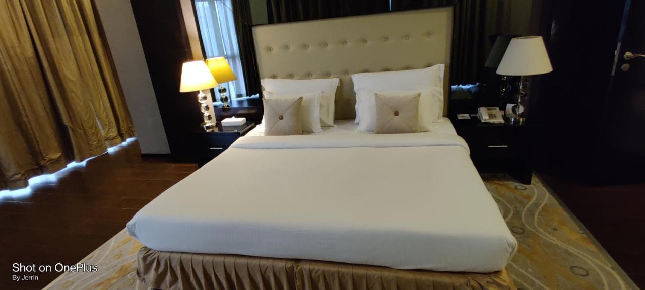 Nehal Hotel Абу Даби Екстериор снимка