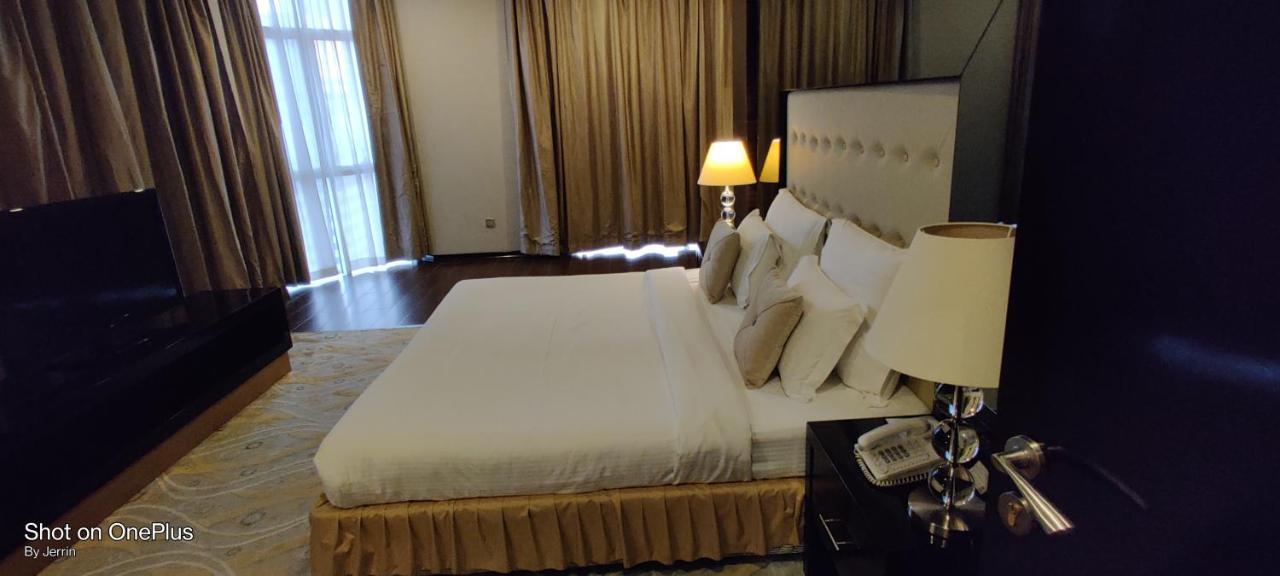 Nehal Hotel Абу Даби Екстериор снимка