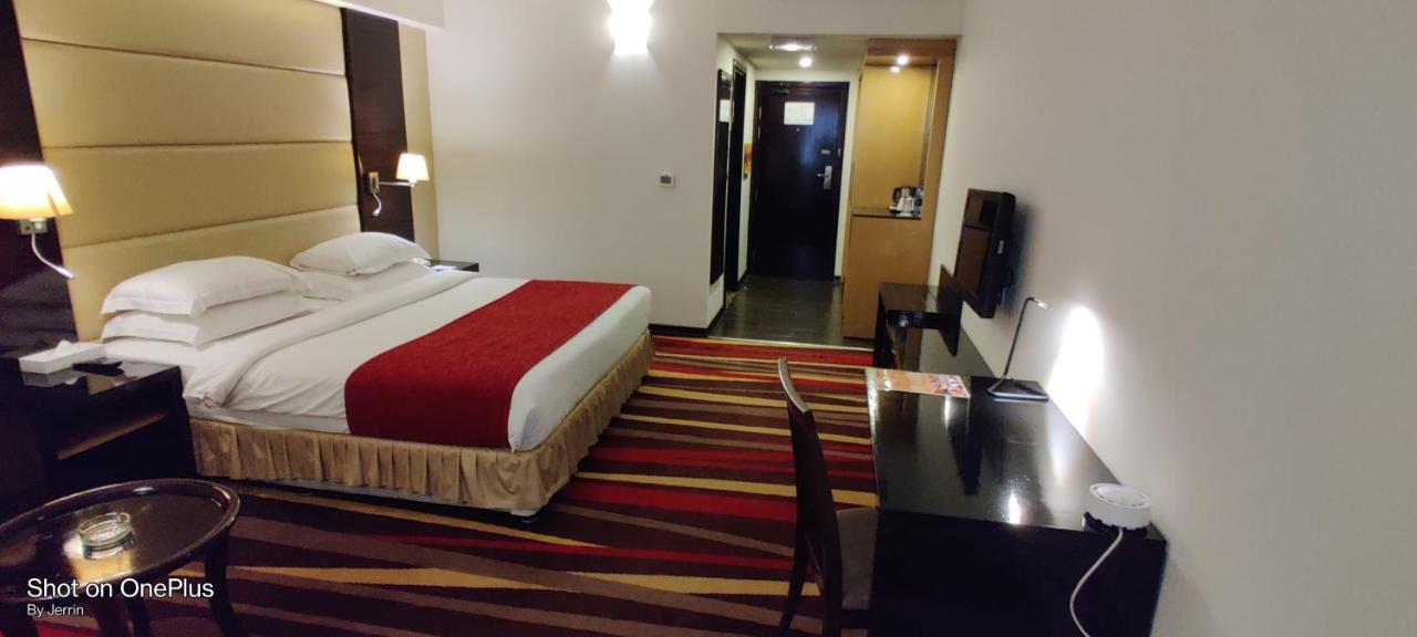 Nehal Hotel Абу Даби Екстериор снимка