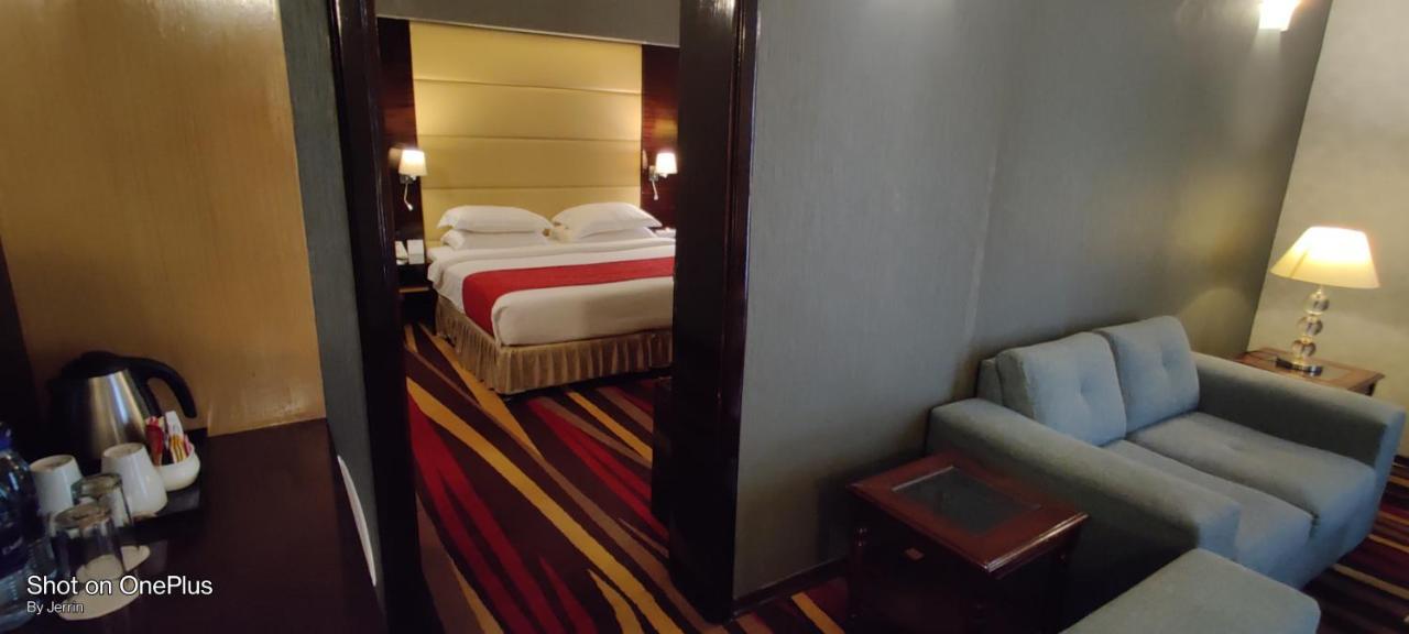 Nehal Hotel Абу Даби Екстериор снимка