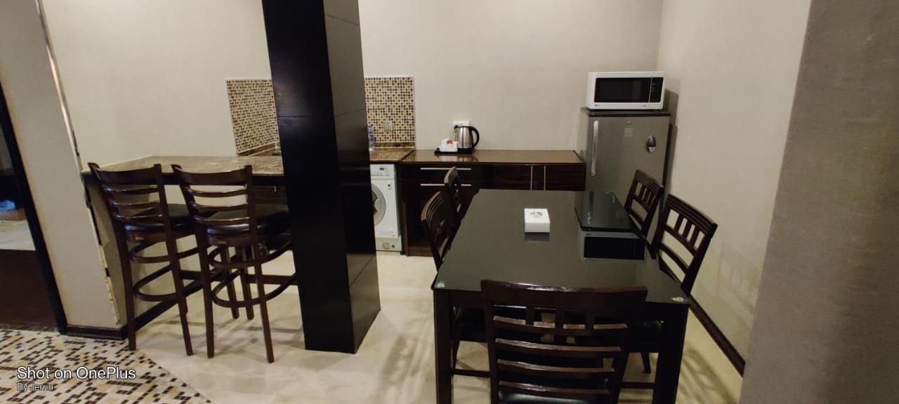 Nehal Hotel Абу Даби Екстериор снимка