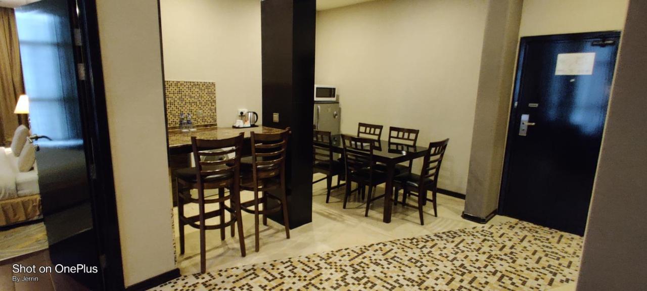 Nehal Hotel Абу Даби Екстериор снимка