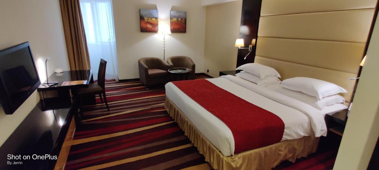 Nehal Hotel Абу Даби Екстериор снимка