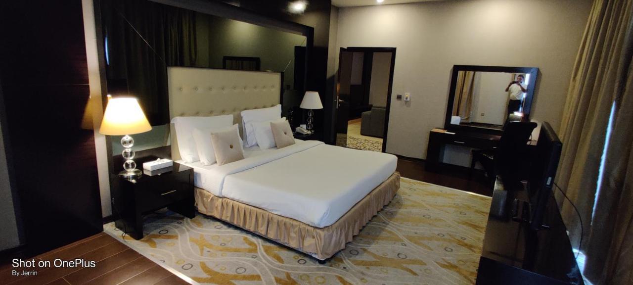 Nehal Hotel Абу Даби Екстериор снимка