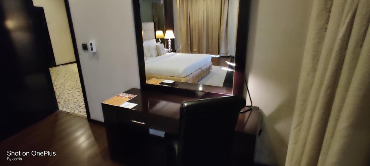 Nehal Hotel Абу Даби Екстериор снимка