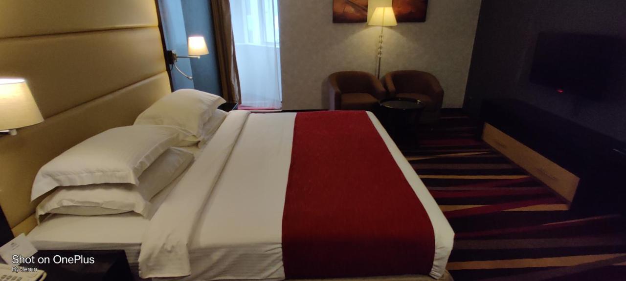 Nehal Hotel Абу Даби Екстериор снимка