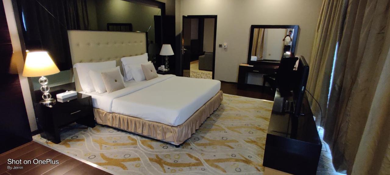 Nehal Hotel Абу Даби Екстериор снимка