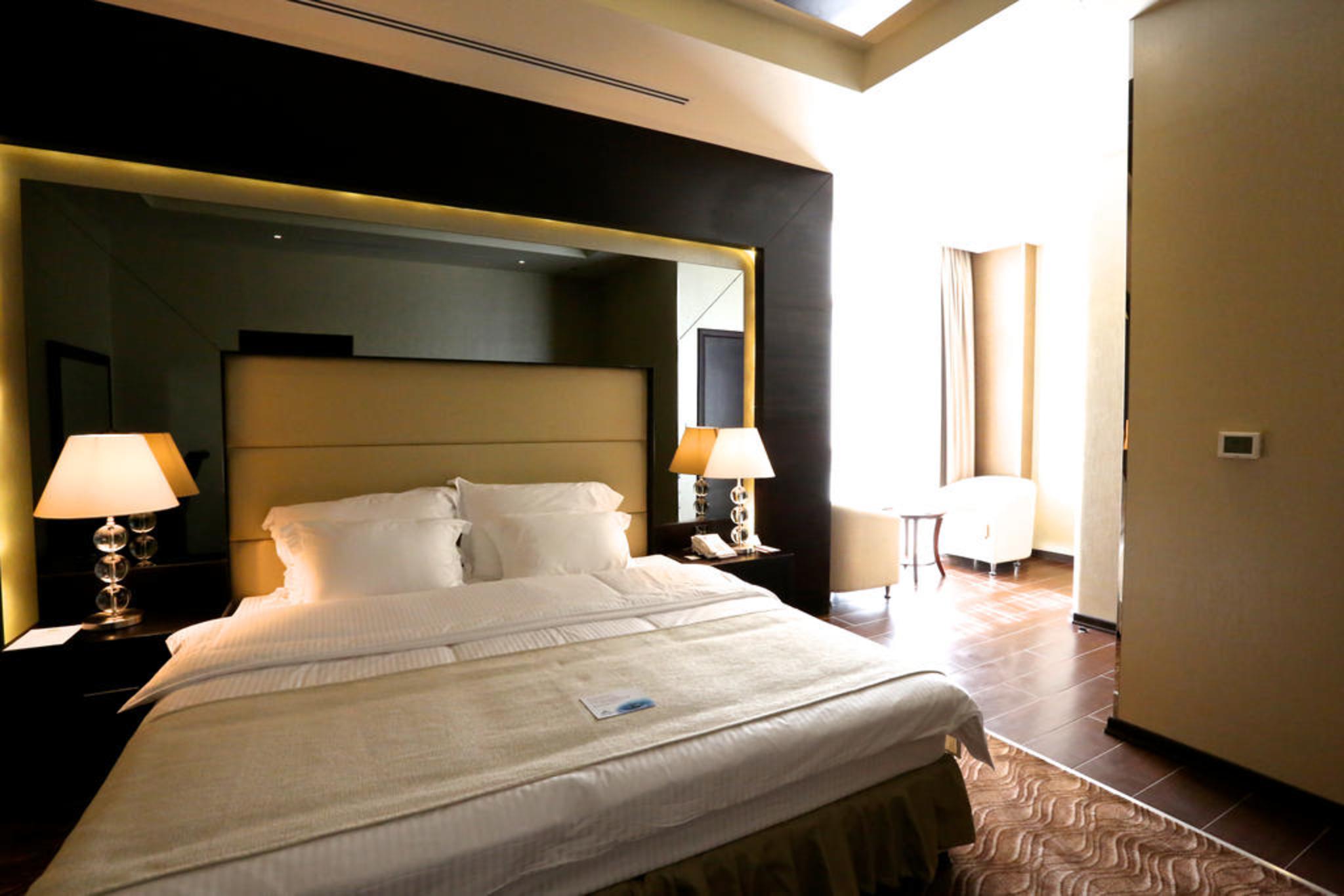 Nehal Hotel Абу Даби Екстериор снимка