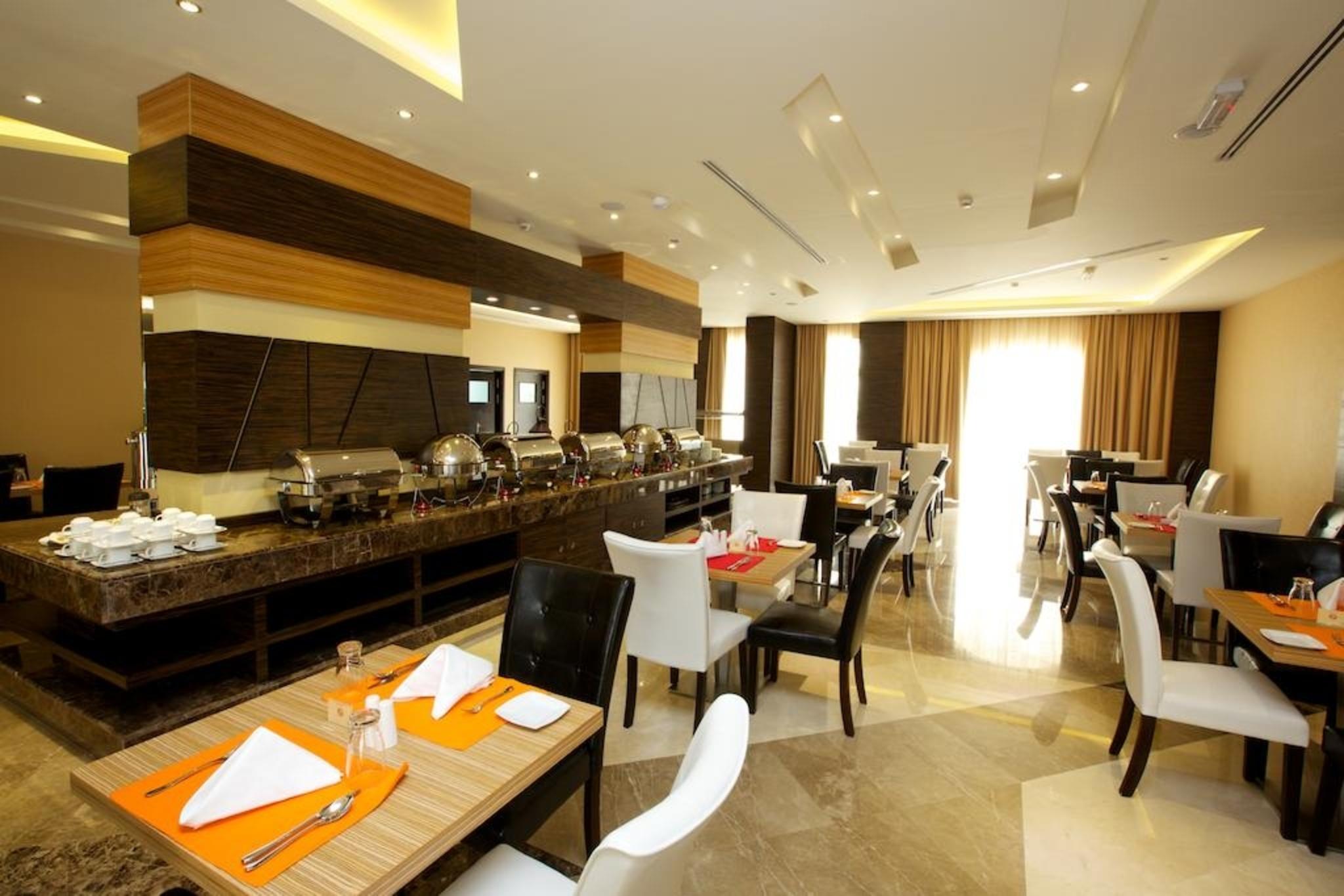 Nehal Hotel Абу Даби Екстериор снимка