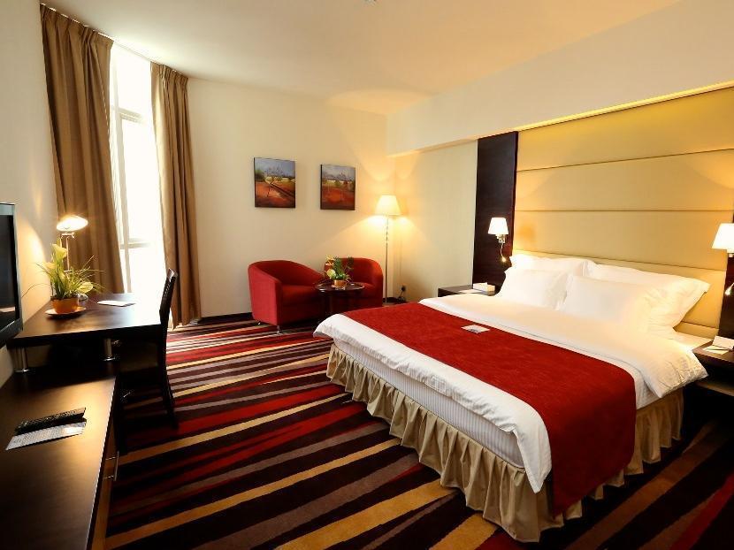 Nehal Hotel Абу Даби Екстериор снимка