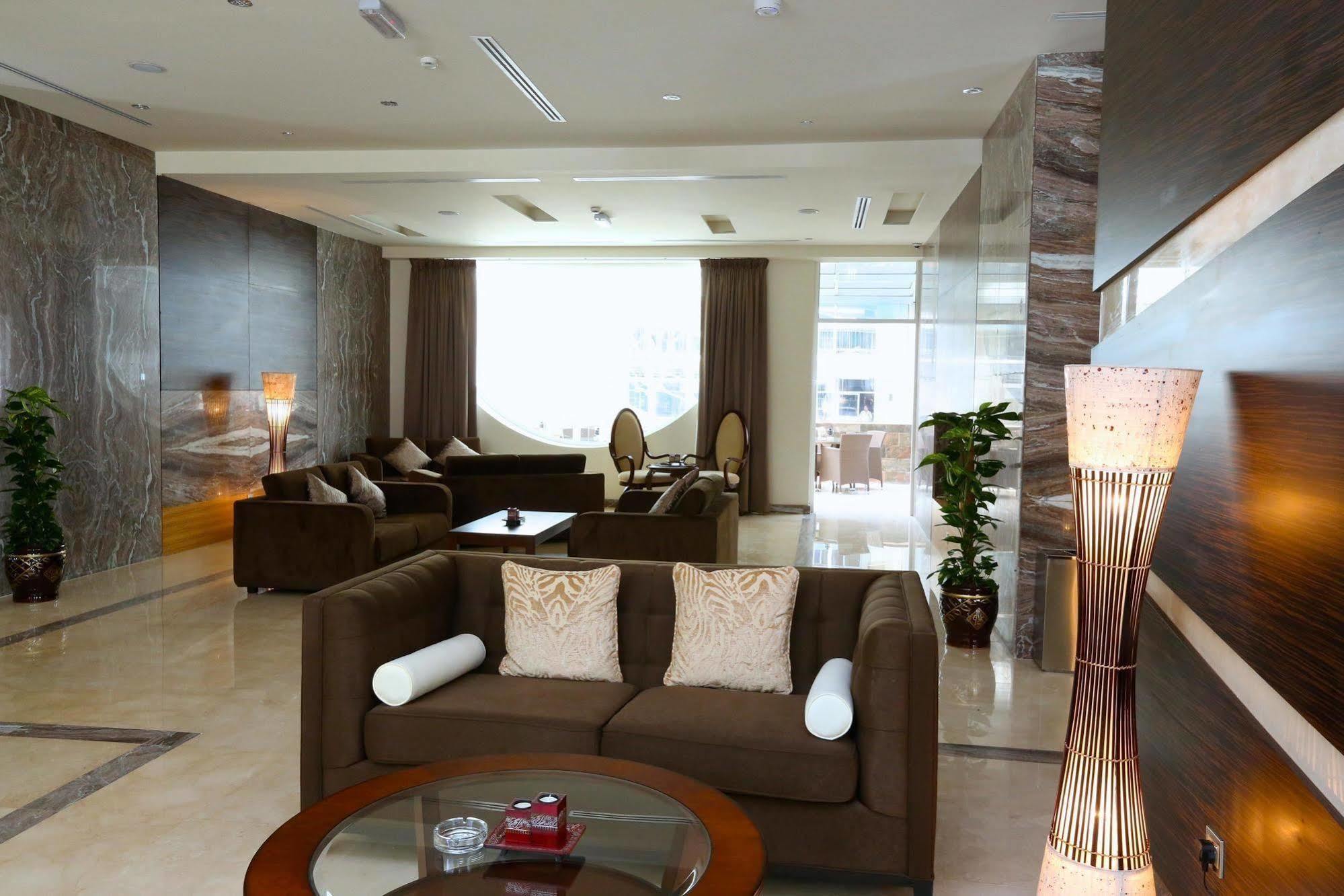 Nehal Hotel Абу Даби Екстериор снимка
