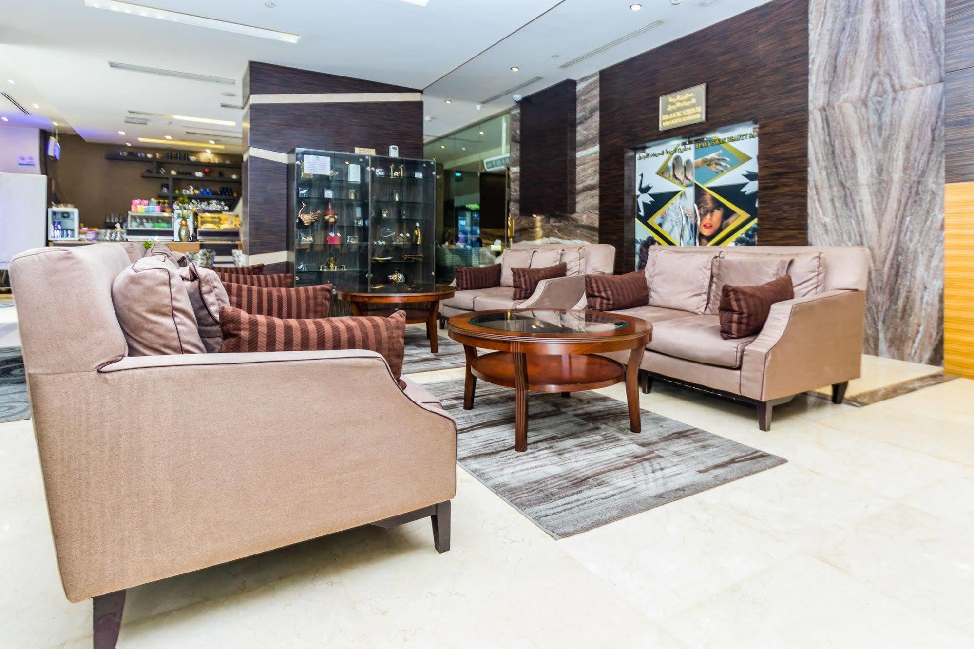 Nehal Hotel Абу Даби Екстериор снимка