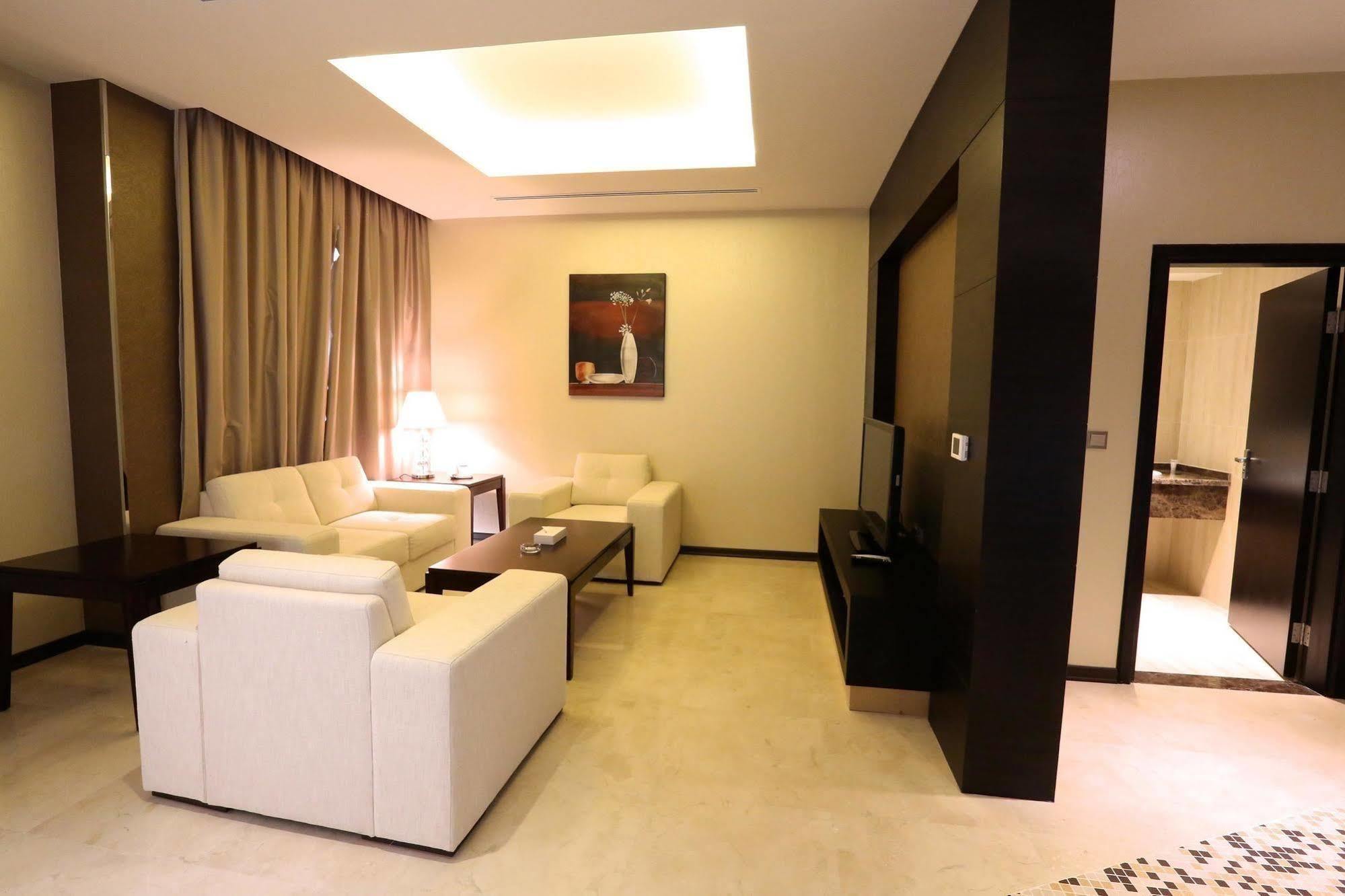 Nehal Hotel Абу Даби Екстериор снимка