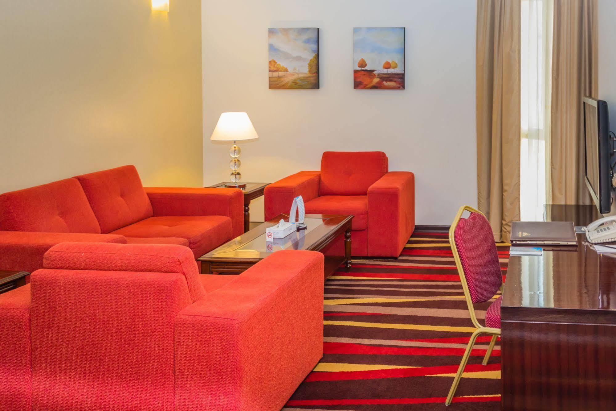 Nehal Hotel Абу Даби Екстериор снимка