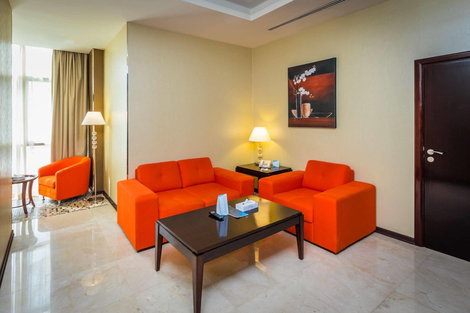 Nehal Hotel Абу Даби Екстериор снимка